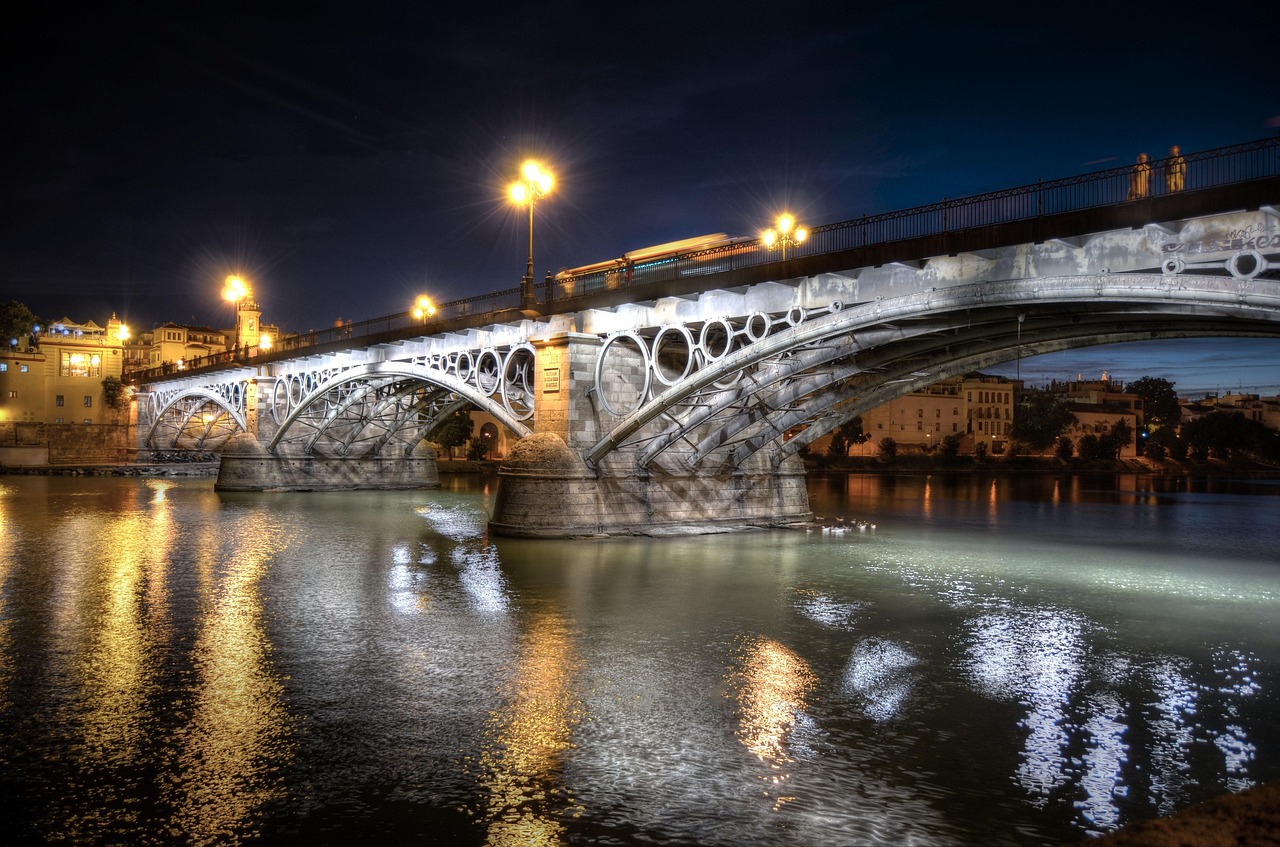 triana bridge - Housity